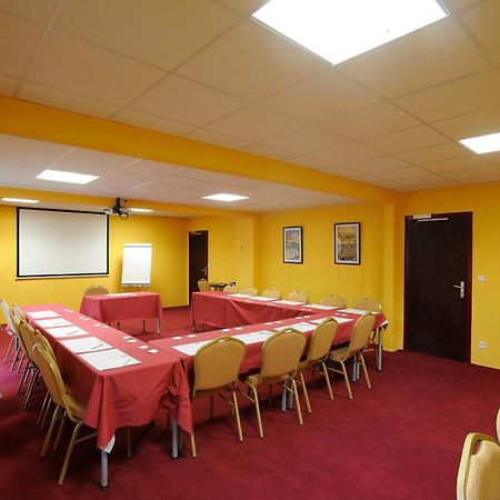 Cit'Hotel - Hotel Le Cèdre Noyon Buitenkant foto