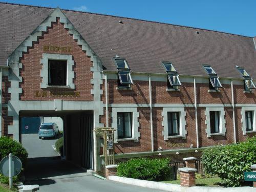 Cit'Hotel - Hotel Le Cèdre Noyon Buitenkant foto