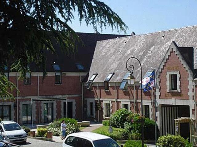 Cit'Hotel - Hotel Le Cèdre Noyon Buitenkant foto